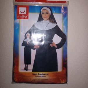 S Women's Nun Costume NIB.